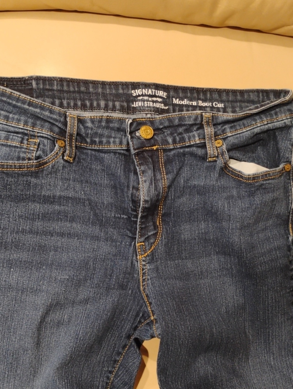 Signature by Levi Strauss Women's Boot Cut Jeans